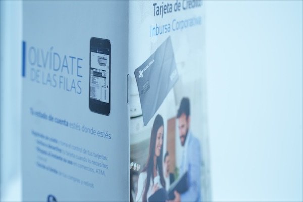 Folleto encuadernado a grapa