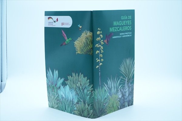Folleto encuadernado a grapa