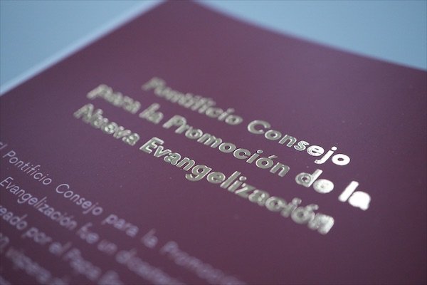 Libro impreso y encuadernado en planta