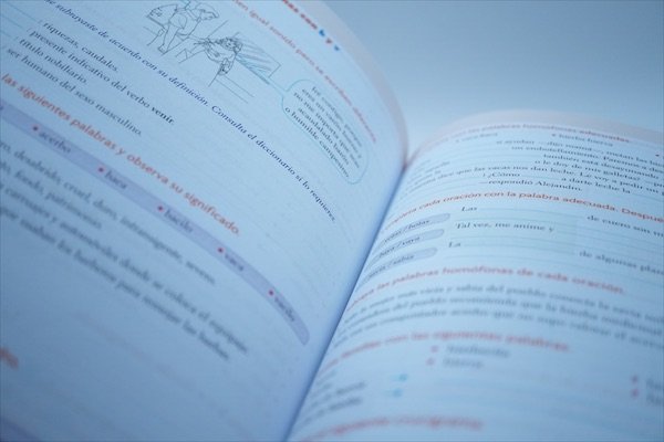 Libro impreso y encuadernado en planta
